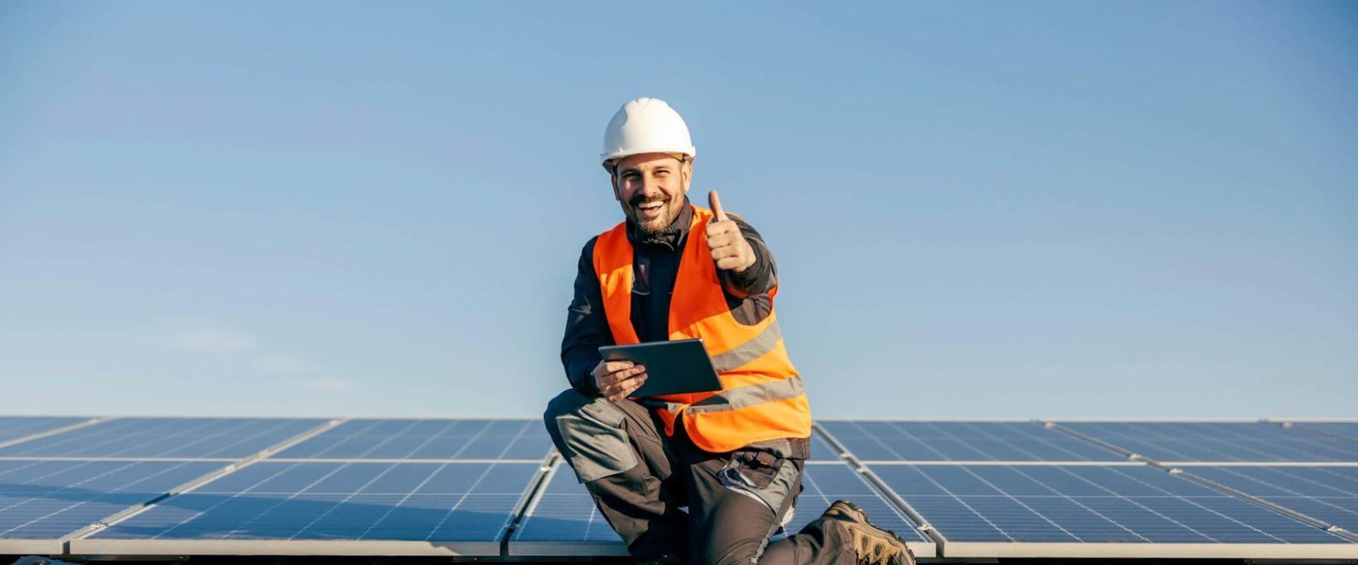 How to Streamline Your Solar Contracting Business with Tracking Team Progress