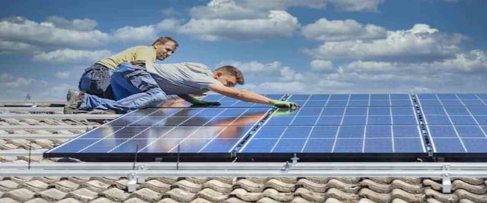 Handling Customer Complaints and Feedback: Streamlining Your Solar Contractor Software