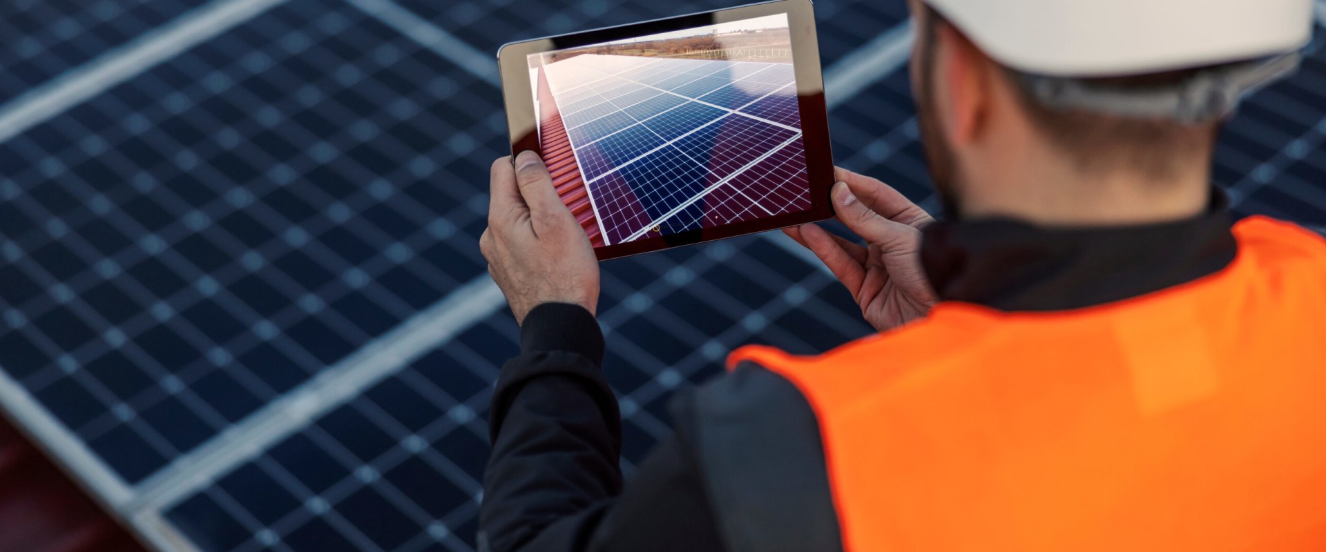 Choosing the Right Scheduling Software: Streamline Your Solar Contracting Business